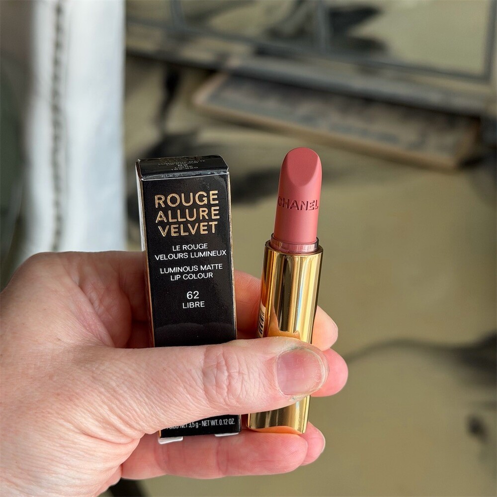 CHANEL Rouge Allure Velvet Lipstick 62 Libre Luminous Matte 3.5g Boxed
